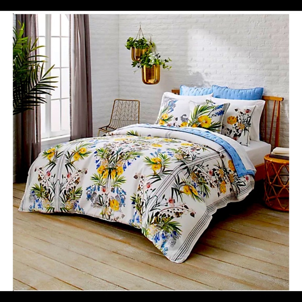 Ted Baker Duvet set king size . London in bed with Ted